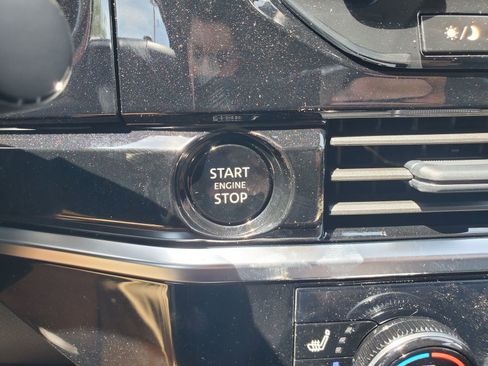 New 2025 Nissan Pathfinder Platinum image 33