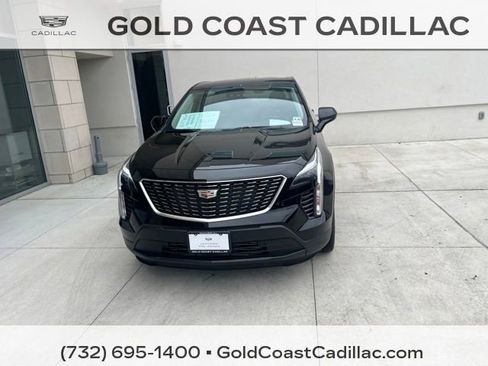 Certified 2023 Cadillac XT4 Luxury w/ Cold Weather Package FWD image 5
