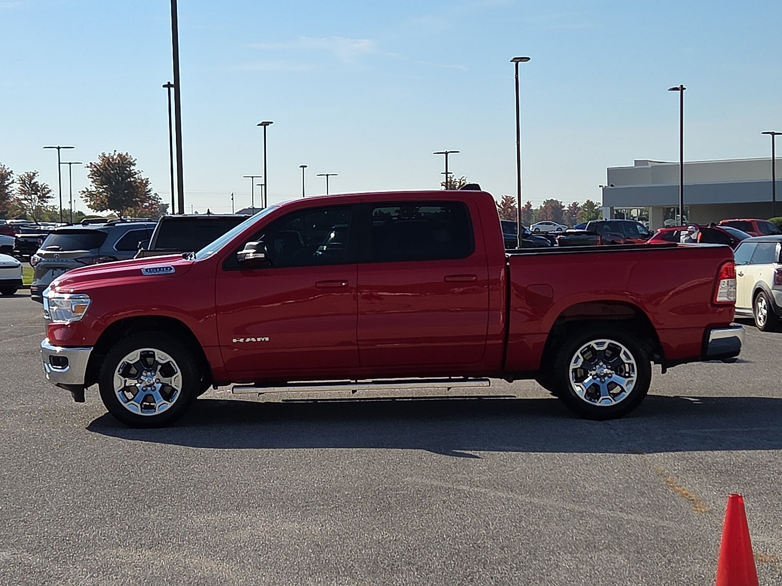 Used 2022 RAM 1500 Big Horn AWD/4WD image 3