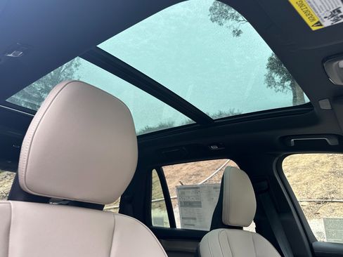 New 2026 Volvo XC90 B6 Plus image 15