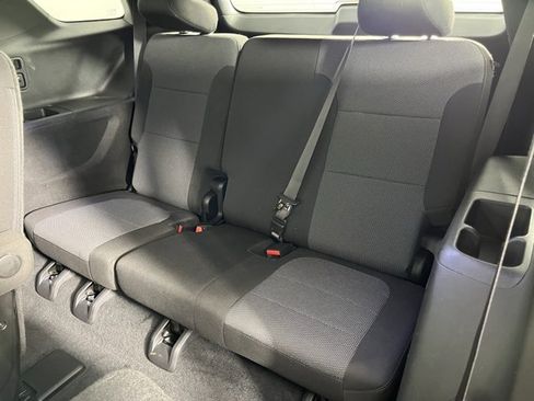 Used 2022 Chevrolet Traverse LT image 26
