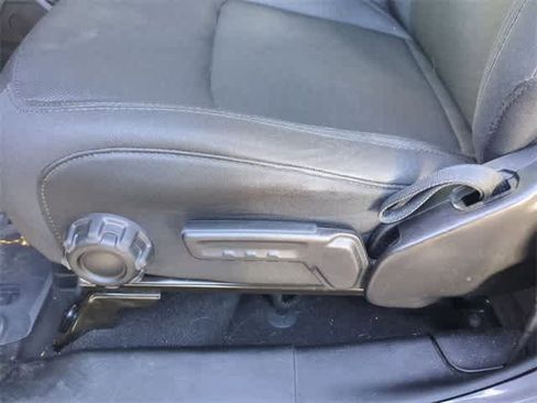 Used 2019 Jeep Wrangler Unlimited Sahara image 17