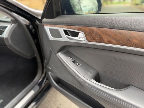 Used 2015 Hyundai Genesis 3.8 w/ Option Group 04 image 31