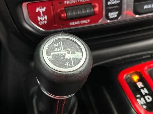 Used 2022 Jeep Gladiator Rubicon w/ Cold Weather Group AWD/4WD image 44