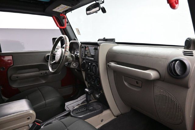 Used 2007 Jeep Wrangler Unlimited Sahara RWD image 30