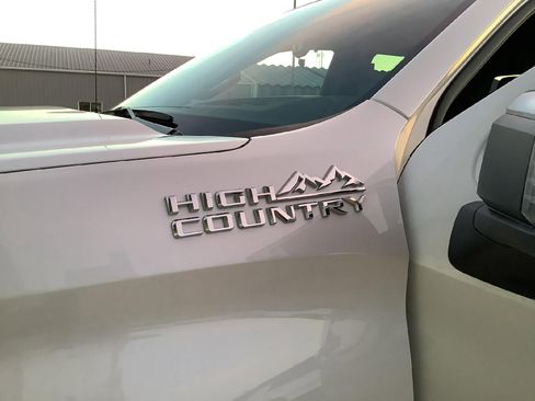 Used 2024 Chevrolet Silverado 1500 High Country w/ Technology Package image 7