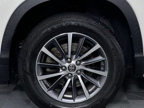 Used 2018 Toyota Highlander XLE image 13