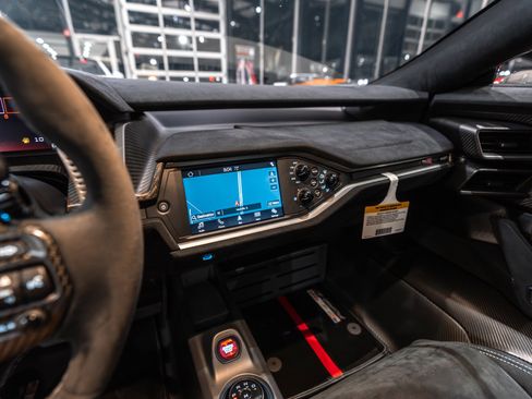 Used 2019 Ford GT image 14