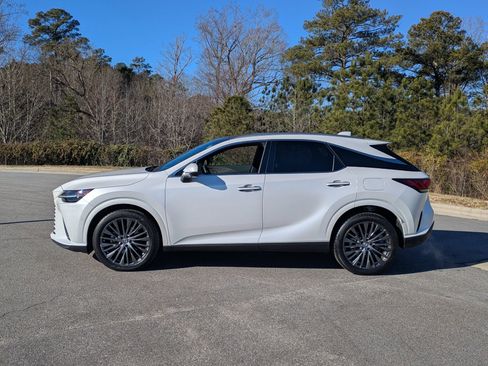 Used 2023 Lexus RX 350 w/ Luxury Package image 8