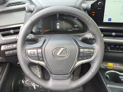 Used 2025 Lexus UX 300h AWD w/ Accessory Package (Z2) image 17