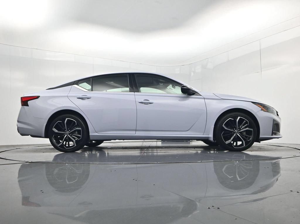 Used 2024 Nissan Altima 2.5 SR w/ SR Premium Package AWD/4WD image 47