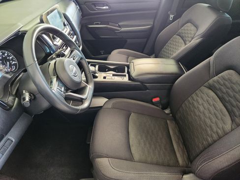 Used 2022 Nissan Pathfinder SV image 14