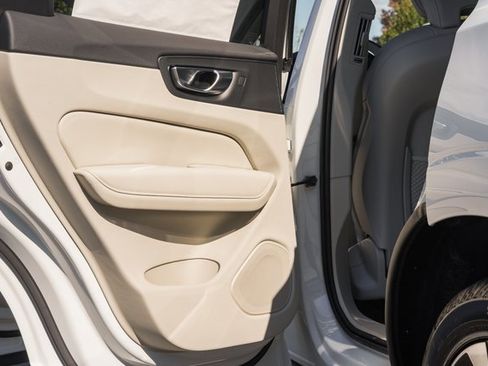 New 2026 Volvo XC60 B5 Ultra w/ Protection Package Premier image 36