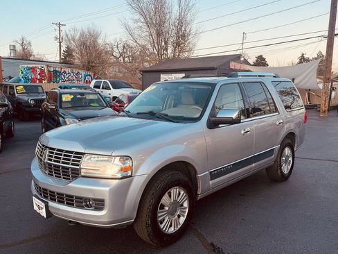 Used 2014 Lincoln Navigator 4WD image 1