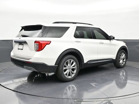 Used 2020 Ford Explorer XLT w/ Equipment Group 202A RWD image 5