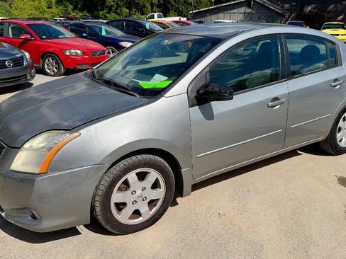 Used 2010 Nissan Sentra 2.0 FWD image 2