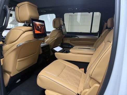 Used 2022 Jeep Grand Wagoneer Series III w/ Rear Seat Video Group 1 image 28