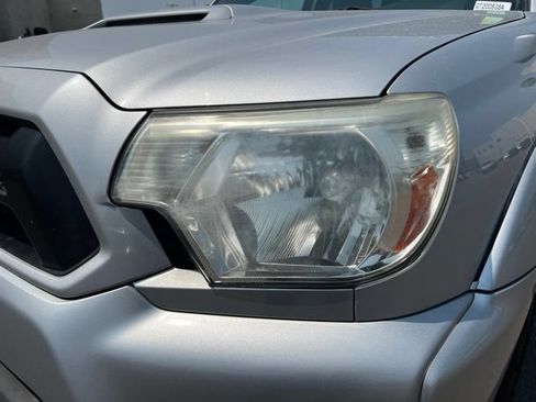 Used 2013 Toyota Tacoma 4x4 Access Cab V6 w/ TRD Sport Pkg image 9