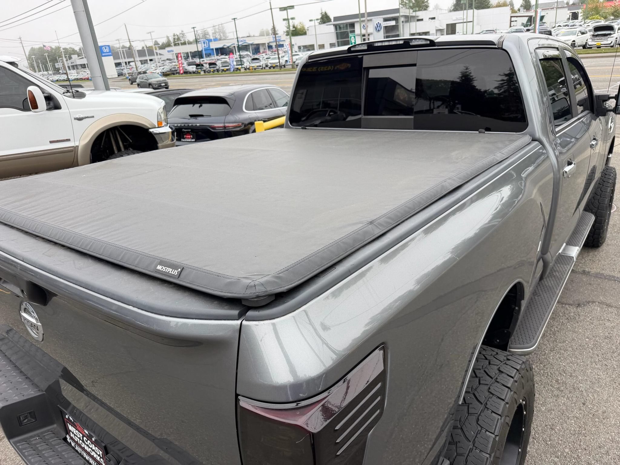 Used 2017 Nissan Titan SV AWD/4WD image 17