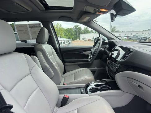 Used 2021 Honda Pilot Touring image 35