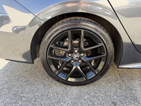 Used 2023 Honda Civic Sport image 9