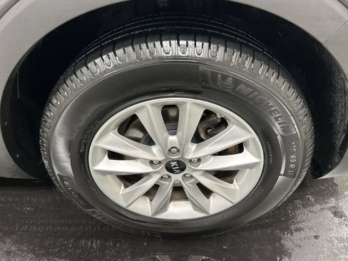 Used 2019 Kia Sorento AWD image 8