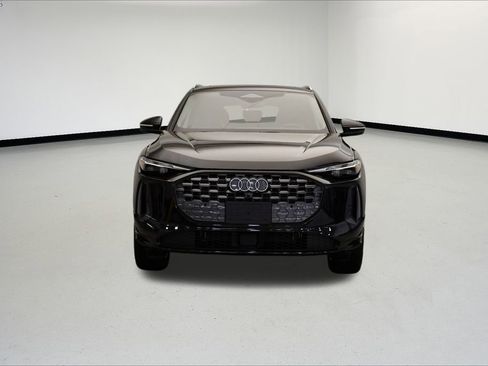 Used 2025 Audi Q5 Premium w/ Convenience Package image 8