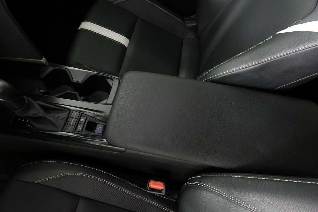 Used 2025 Toyota Camry SE FWD image 31
