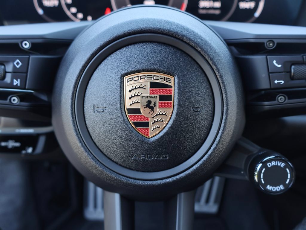 Certified 2025 Porsche 911 Carrera T RWD image 20