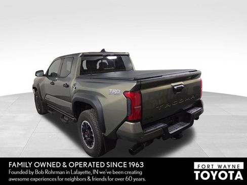 Used 2024 Toyota Tacoma TRD Off-Road w/ TRD Off Road Premium Package AWD/4WD image 9