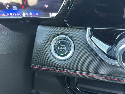 Used 2024 Chevrolet Colorado Z71 w/ Z71 Convenience Package 2 image 32