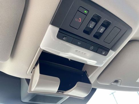 Used 2024 Nissan Pathfinder Platinum image 27