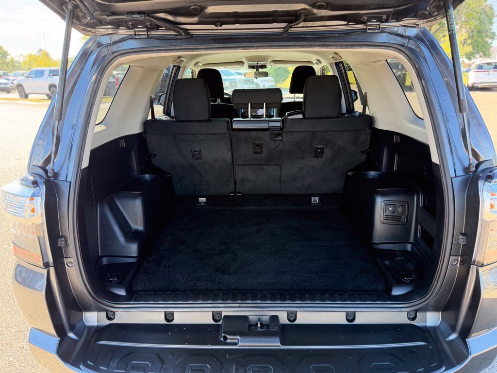 Used 2018 Toyota 4Runner TRD Off-Road AWD/4WD image 19