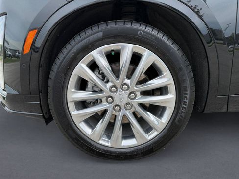 Used 2024 Cadillac XT6 Premium Luxury w/ Technology Package AWD/4WD image 13