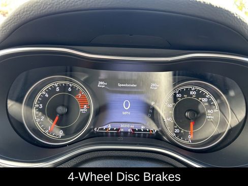 Used 2019 Jeep Cherokee Limited image 16