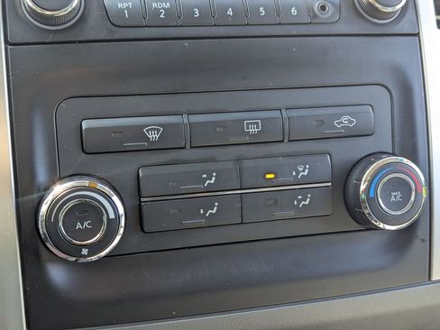 Used 2013 Nissan Frontier SV image 17