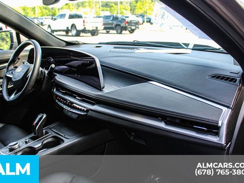 Used 2025 Cadillac XT4 Premium Luxury FWD image 23
