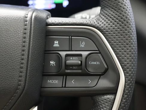 Used 2025 Toyota Sequoia Limited AWD/4WD image 21