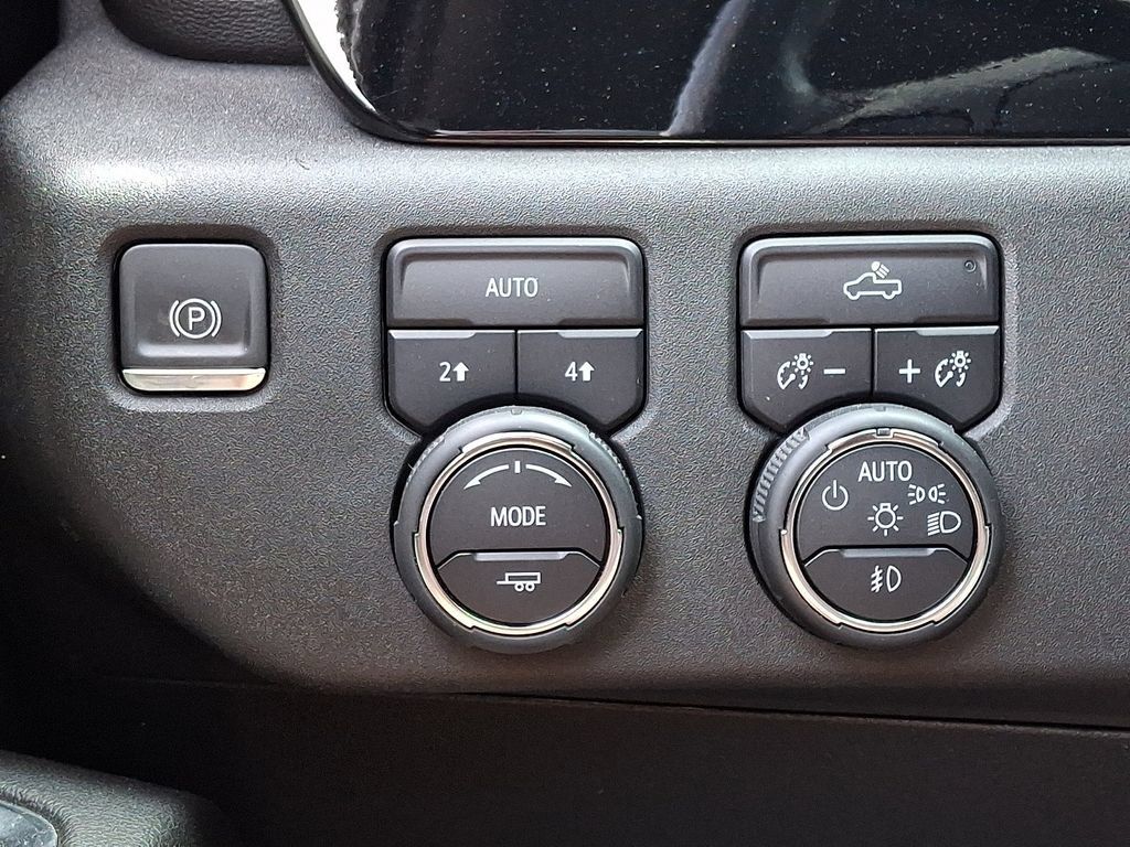 Used 2024 Chevrolet Silverado 1500 RST w/ Redline Edition AWD/4WD image 25