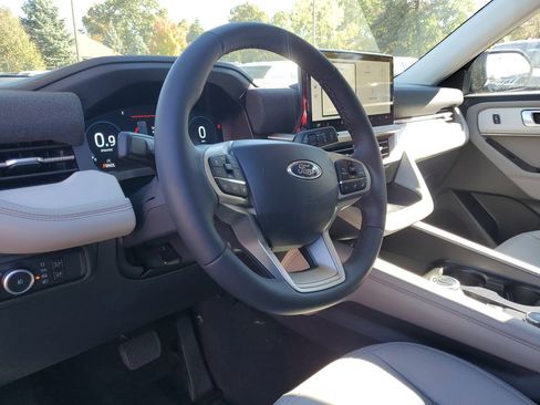 New 2026 Ford Explorer Active w/ Active Comfort Package image 8