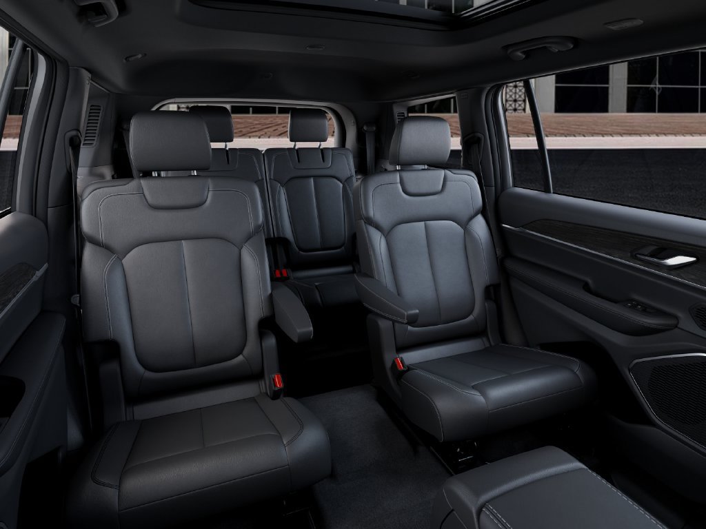 New 2026 Jeep Grand Cherokee L Limited w/ Limited Altitude Package AWD/4WD image 15