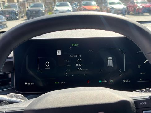 Used 2024 Kia EV9 Land image 26