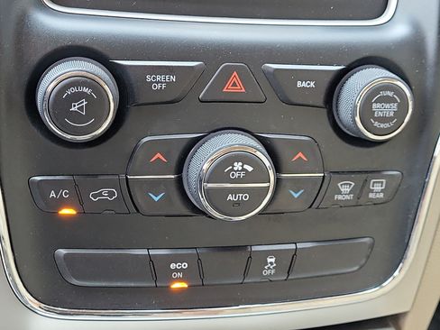 Used 2014 Jeep Grand Cherokee Laredo w/ Quick Order Package 23E AWD/4WD image 38