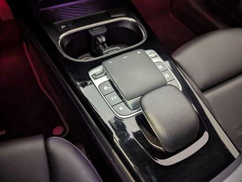 Used 2020 Mercedes-Benz CLA 250 image 11