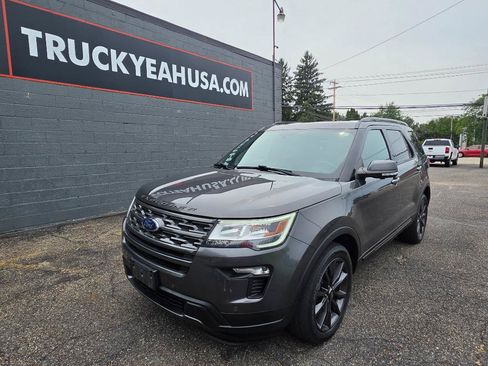 Used 2018 Ford Explorer XLT w/ Equipment Group 202A AWD/4WD image 1