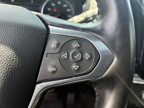 Used 2022 Chevrolet Traverse RS AWD/4WD image 31