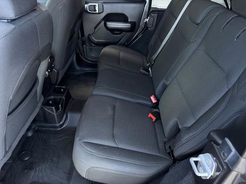 Used 2019 Jeep Wrangler Unlimited Sport S image 18