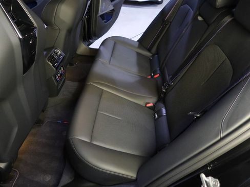 Used 2025 BMW M5 w/ Carbon Package image 17