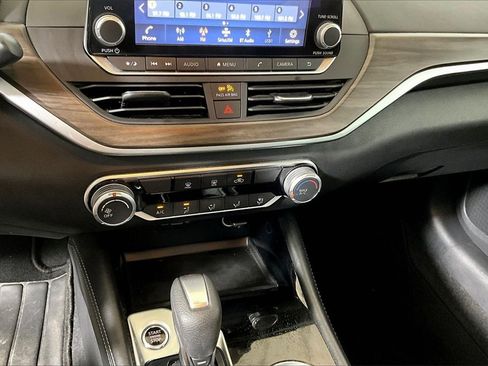 Used 2023 Nissan Altima 2.5 SV image 24