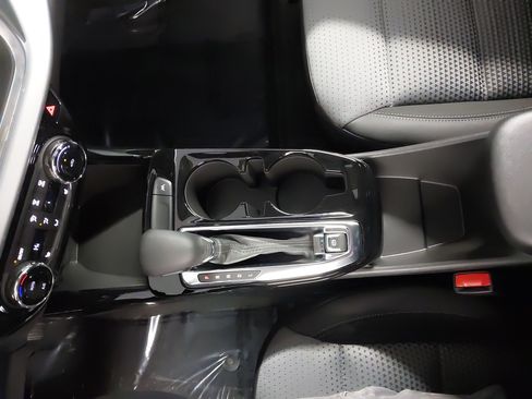 Used 2025 Chevrolet Trax LT w/ Driver Confidence Package FWD image 22